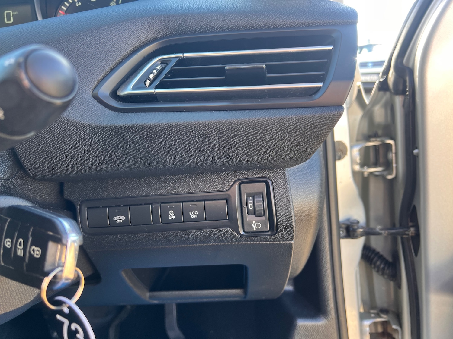 Used Peugeot 308 2016 for sale - 76697852: Photo 23