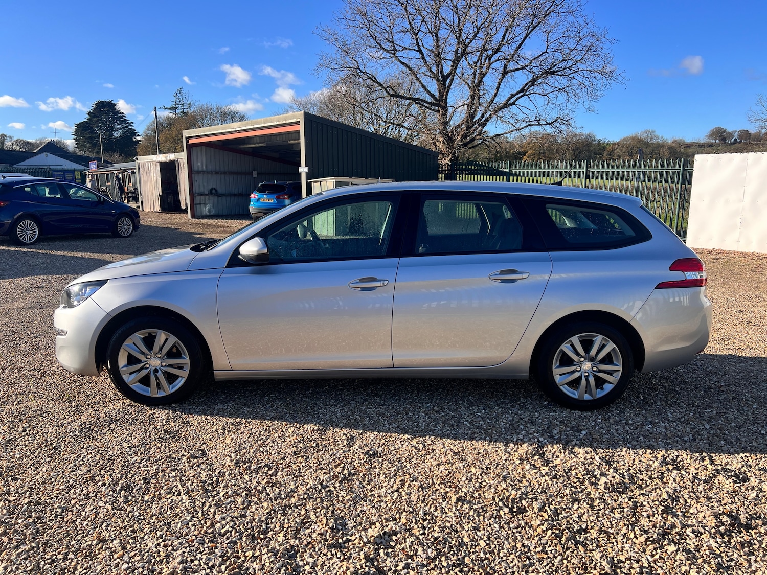 Used Peugeot 308 2016 for sale - 76697852: Photo 4