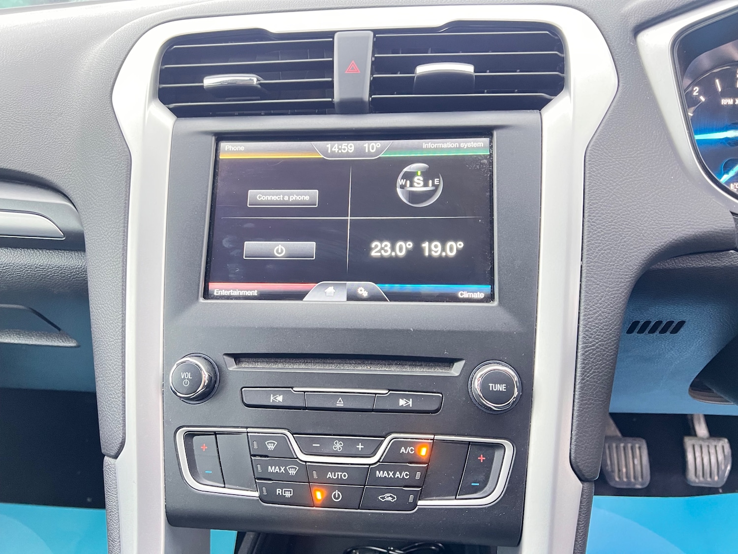 Used Ford Mondeo 2015 for sale - 76949838: Photo 18