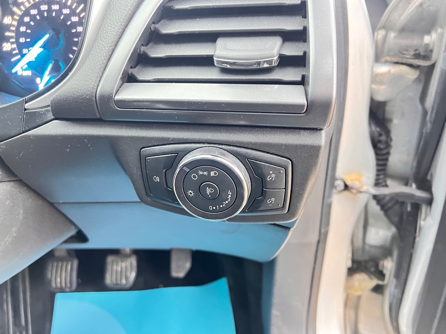 Used Ford Mondeo 2015 for sale - 76949838: Photo 30