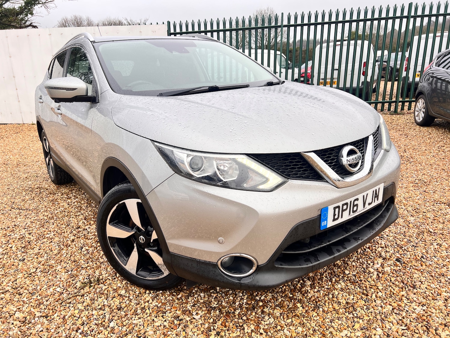 Used Nissan Qashqai 2016 for sale - 77450923: Photo 2