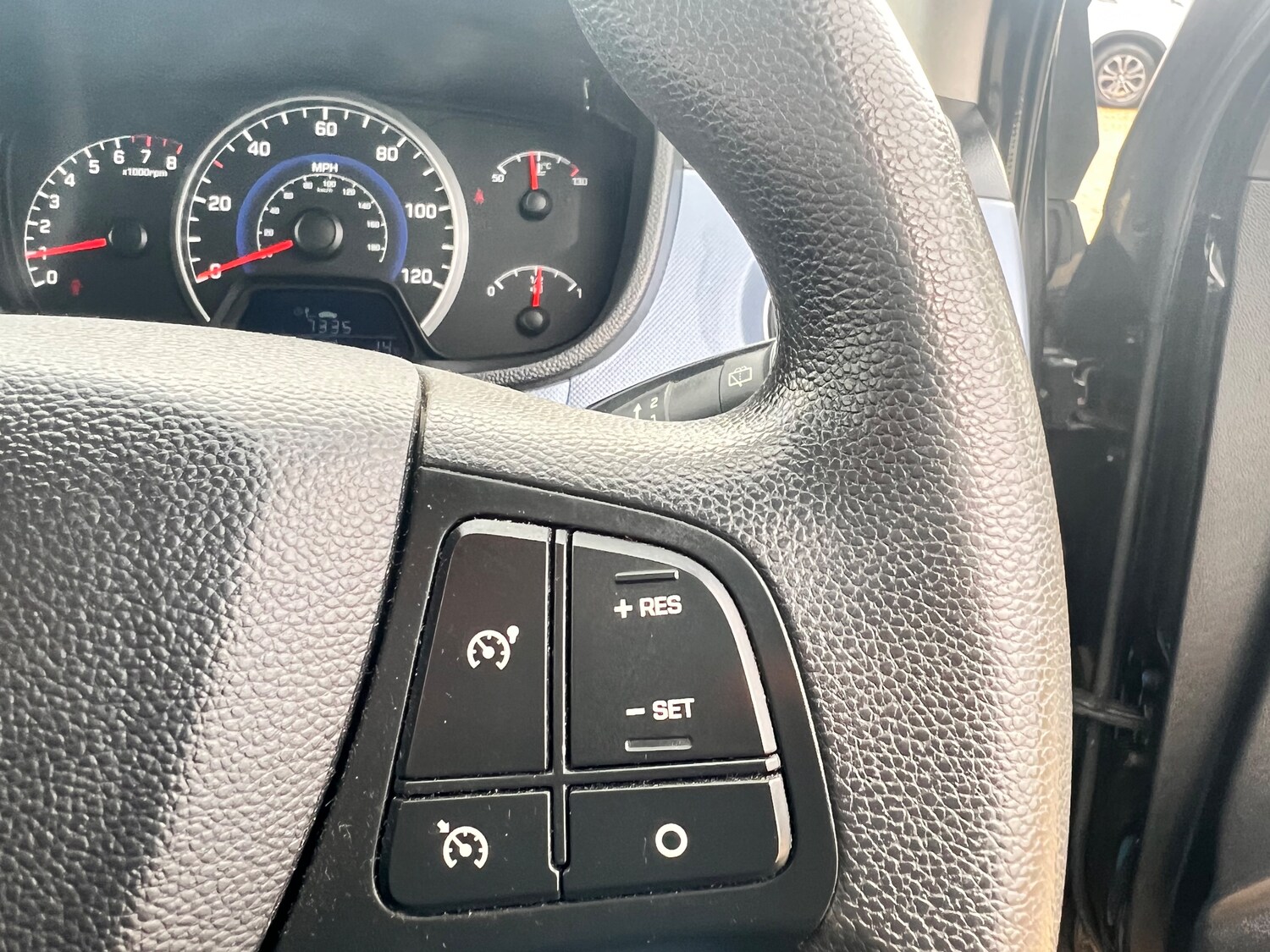 Used Hyundai i10 2014 for sale - 77733430: Photo 24