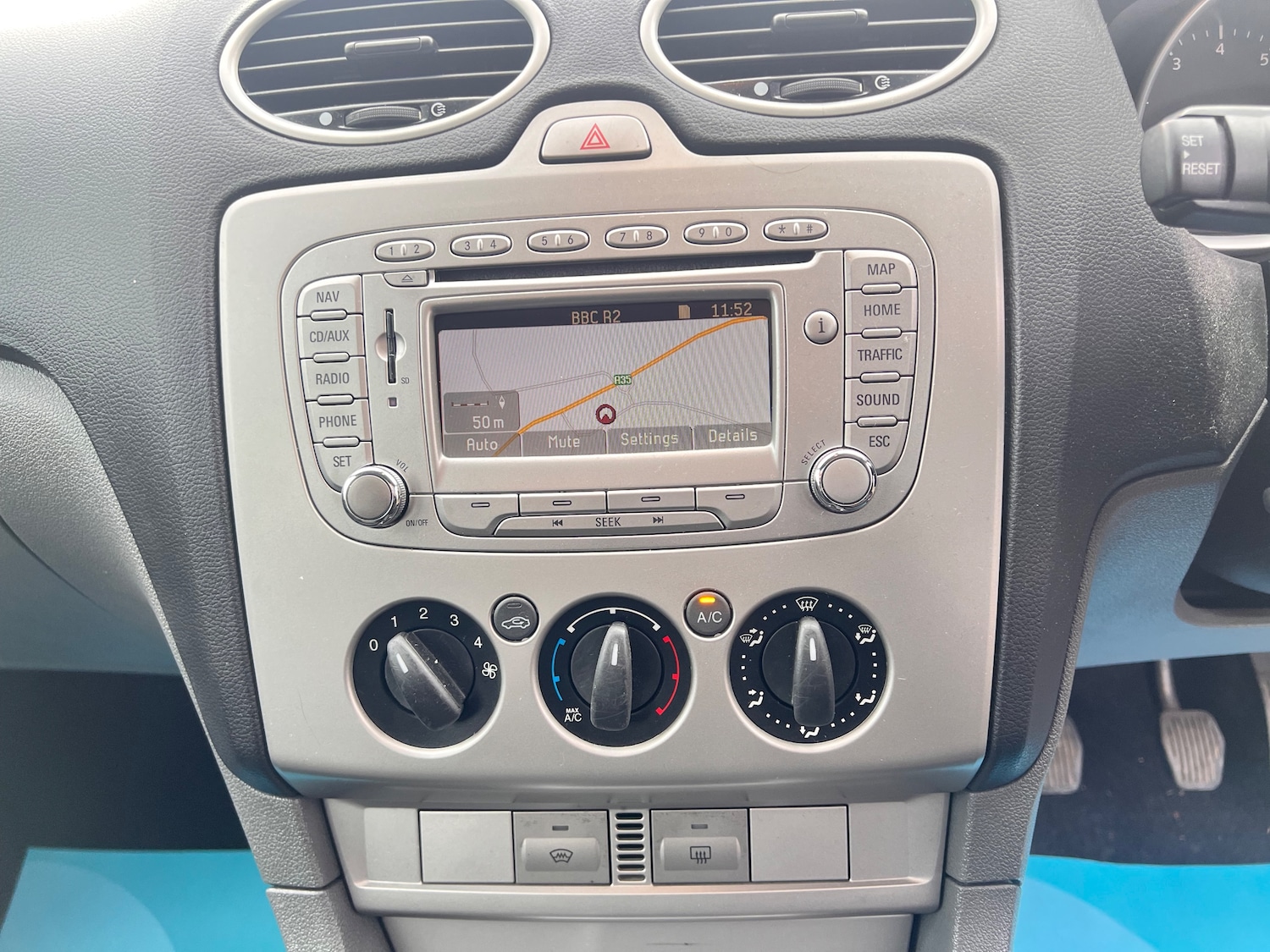 Used Ford Focus 2011 for sale - 76905192: Photo 16