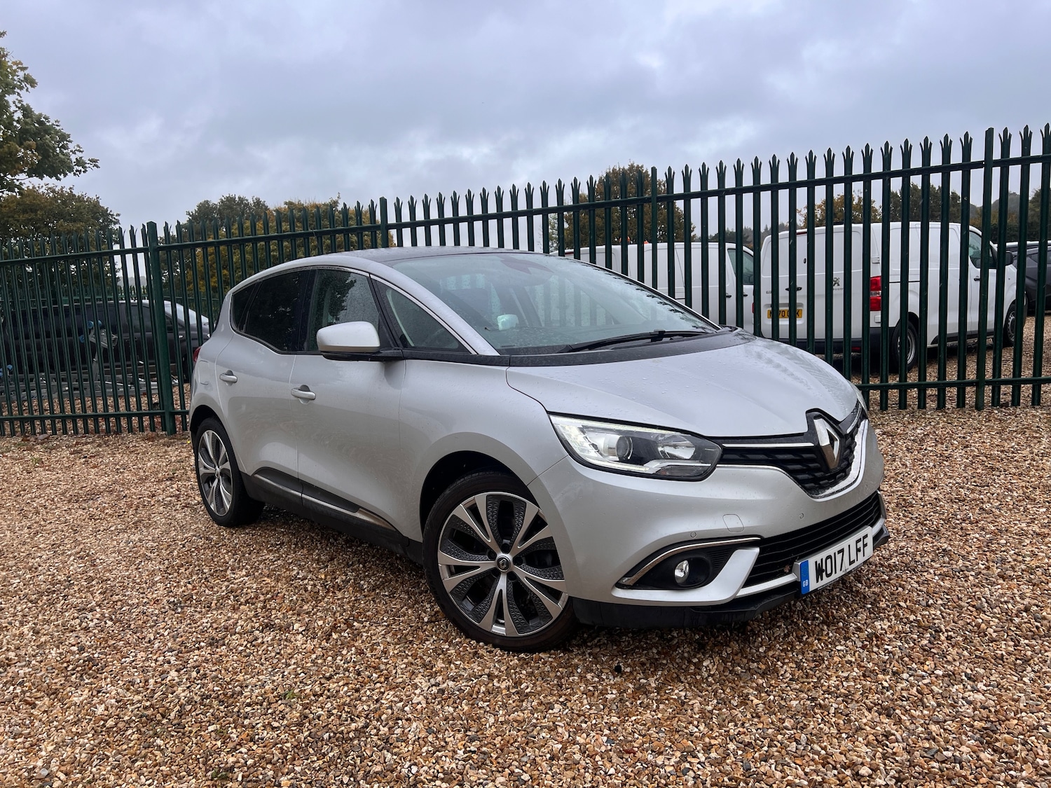 Used Renault Scenic 2017 for sale - 76404844: Photo 1