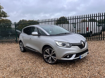Used Renault Scenic 2017 for sale - 76404844: Photo