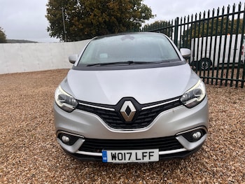 Used Renault Scenic 2017 for sale - 76404844: Photo