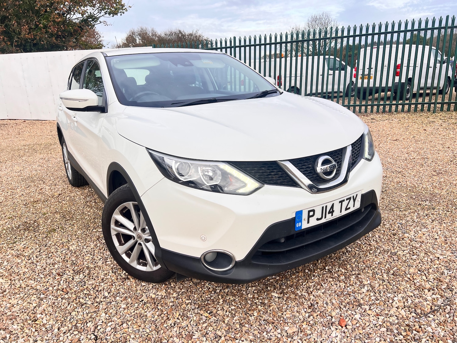Used Nissan Qashqai 2014 for sale - 76569307: Photo 2