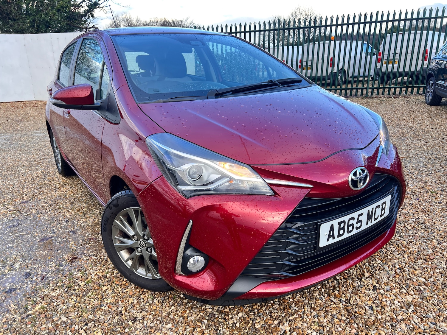 Used Toyota Yaris 2020 for sale - 76783325: Photo 2