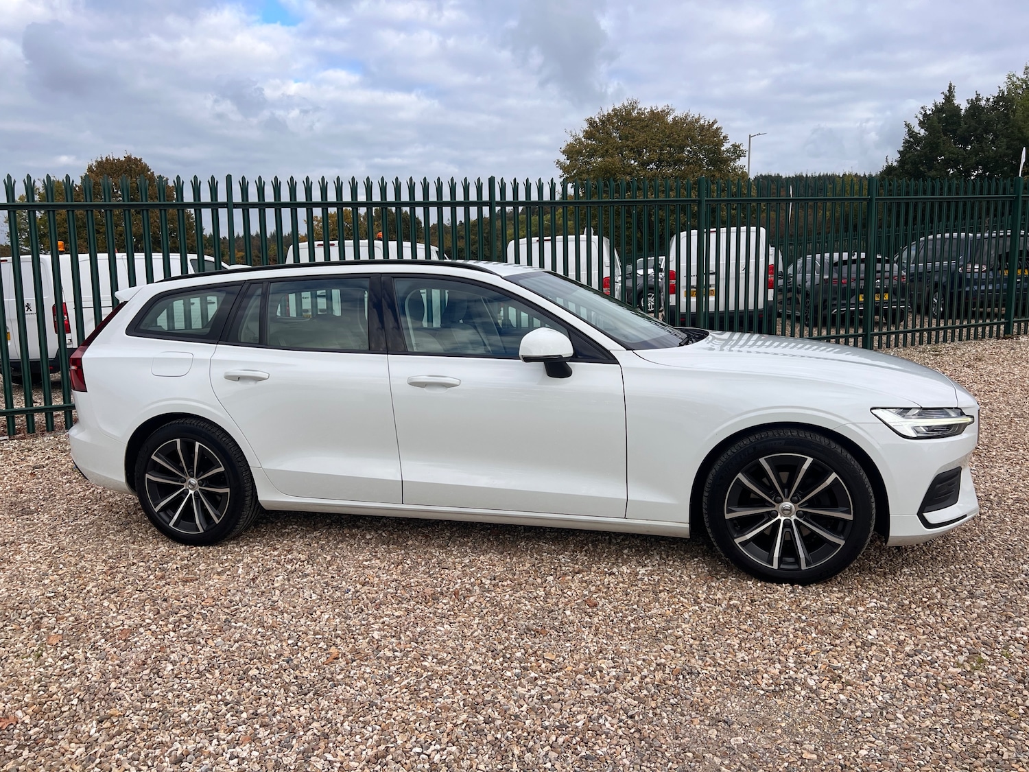 Used Volvo V60 2020 for sale - 76404860: Photo 11