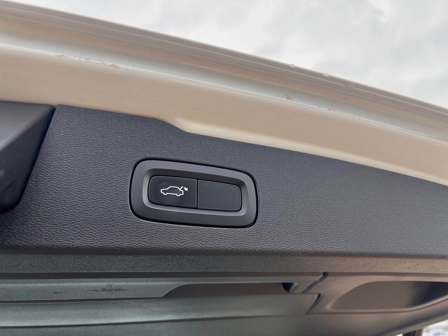 Used Volvo V60 2020 for sale - 76404860: Photo 12