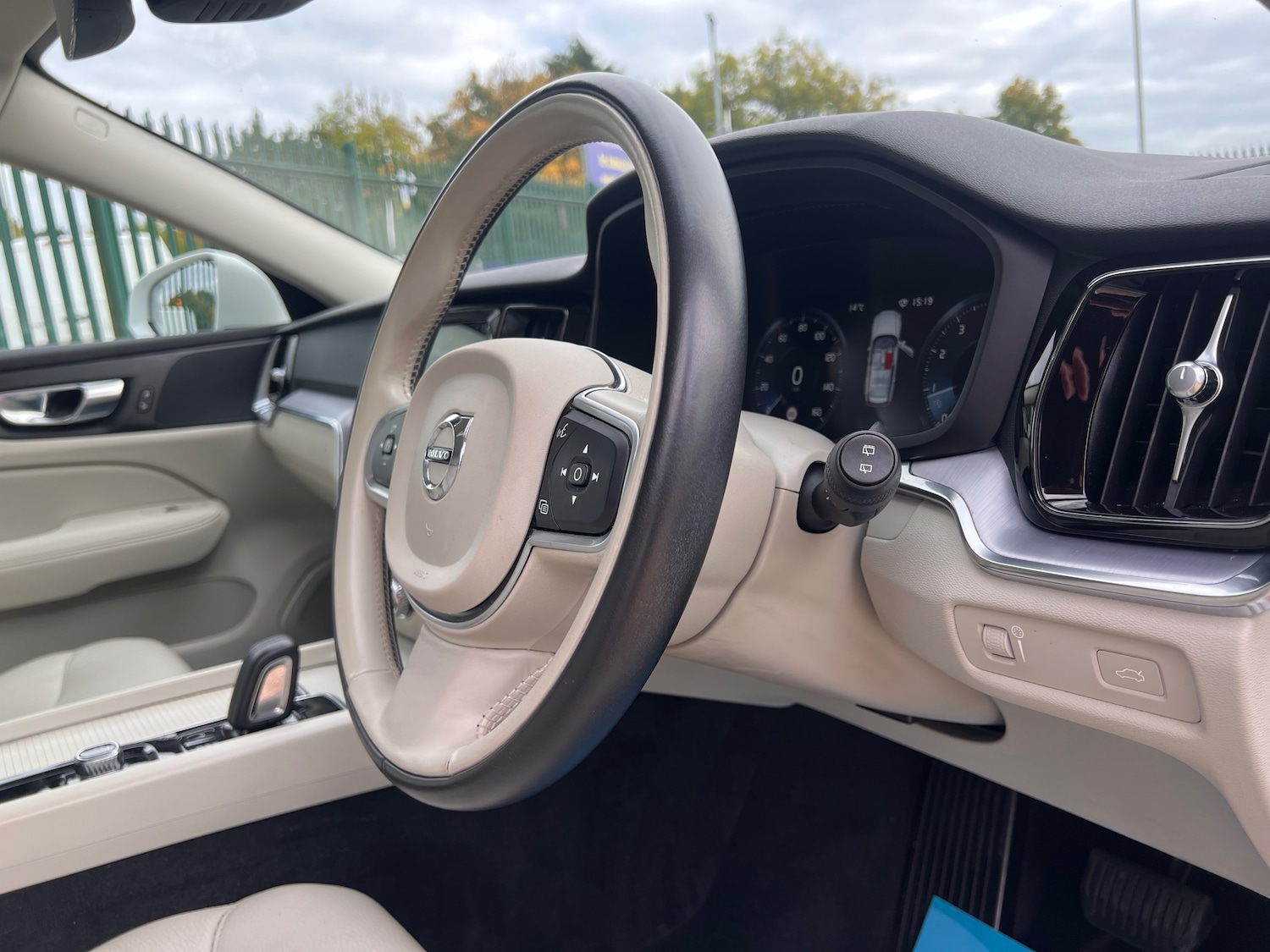 Used Volvo V60 2020 for sale - 76404860: Photo 16