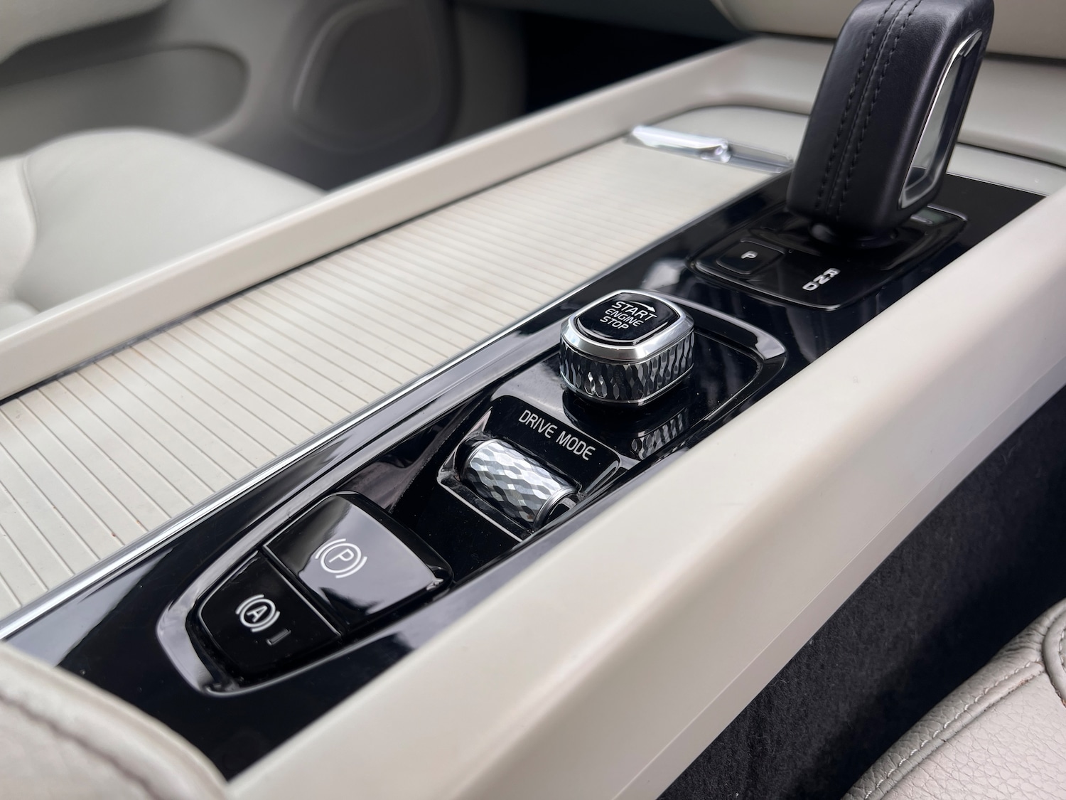 Used Volvo V60 2020 for sale - 76404860: Photo 28