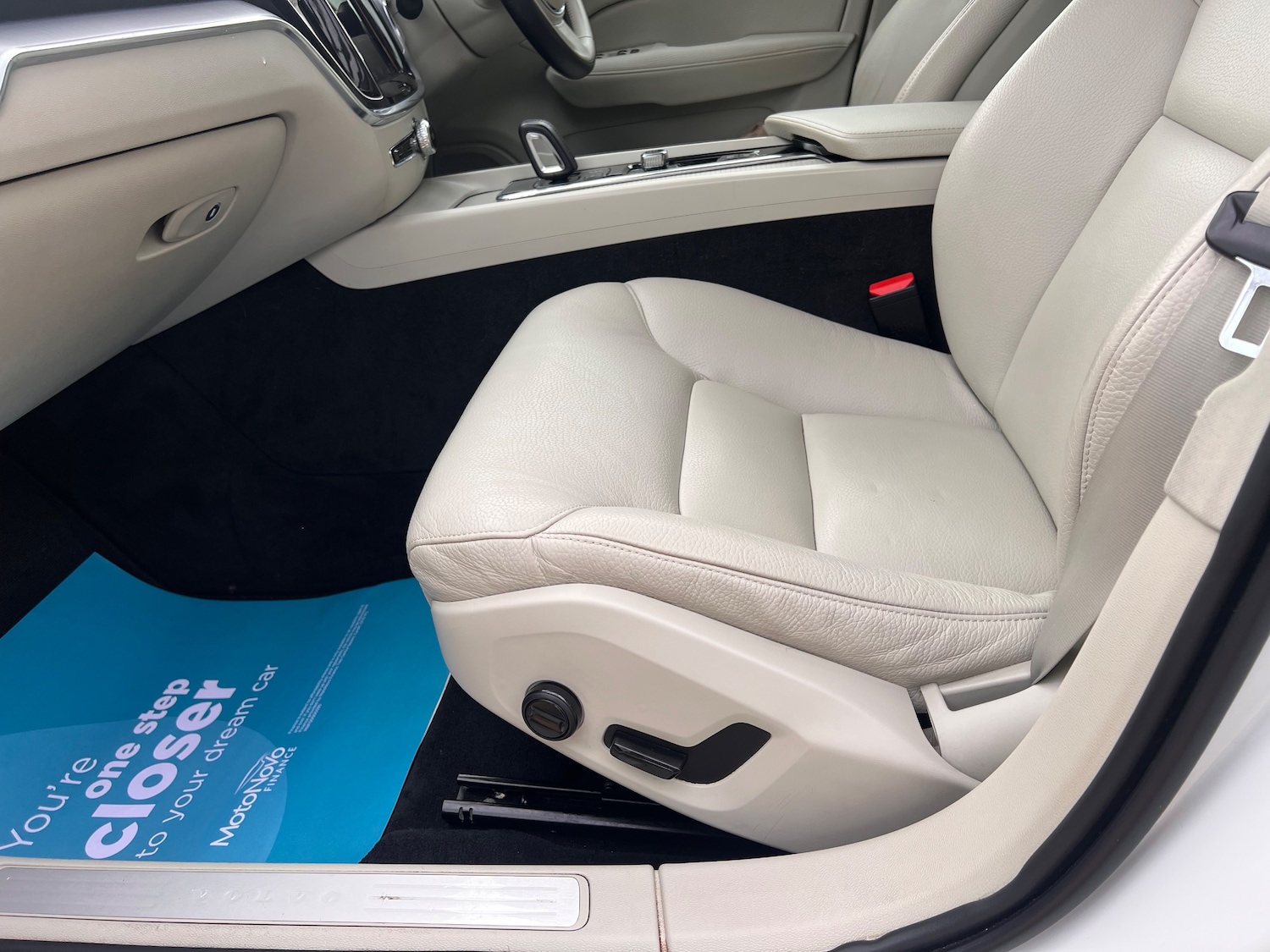 Used Volvo V60 2020 for sale - 76404860: Photo 29