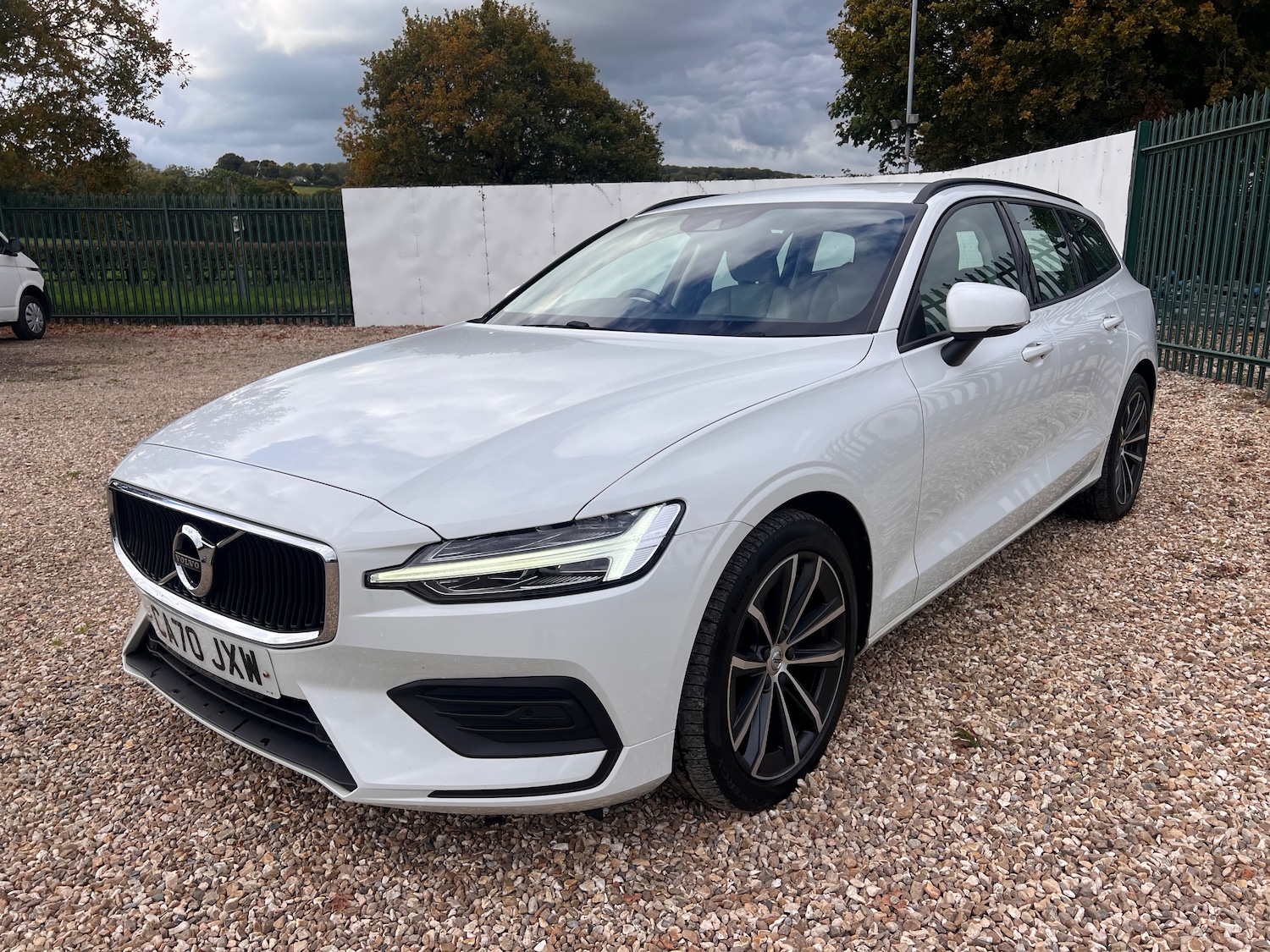 Used Volvo V60 2020 for sale - 76404860: Photo 4