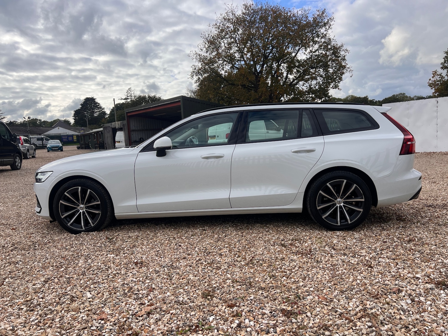 Used Volvo V60 2020 for sale - 76404860: Photo 5