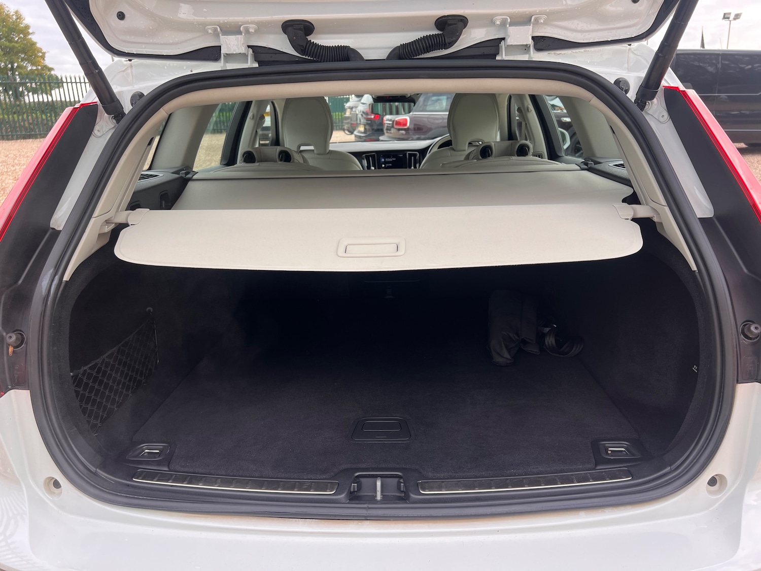 Used Volvo V60 2020 for sale - 76404860: Photo 9