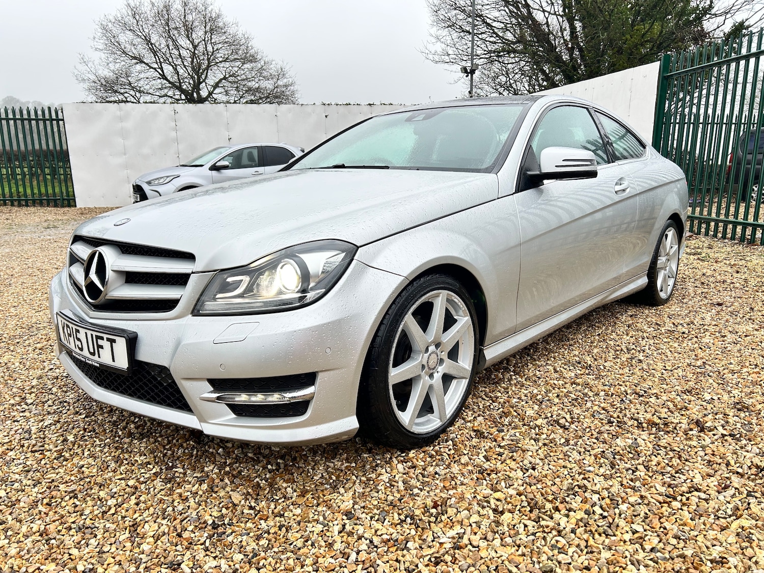 Used Mercedes-Benz C Class 2015 for sale - 76972974: Photo 4