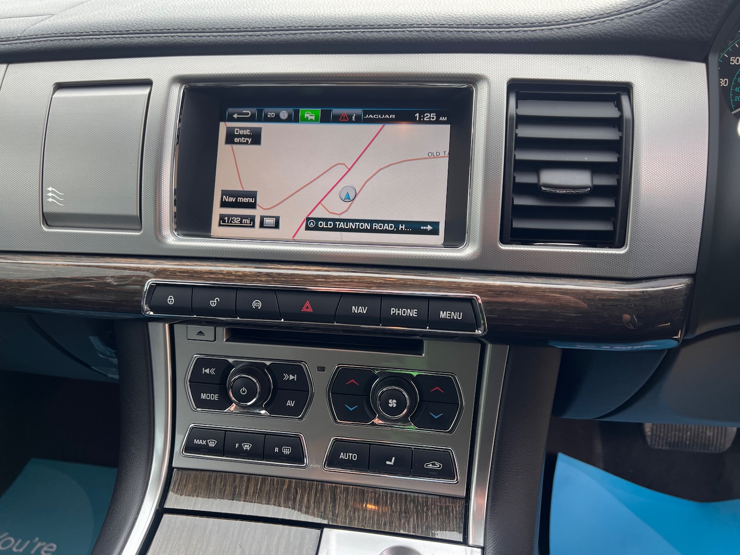 Used Jaguar XF 2015 for sale - 76490917: Photo 18