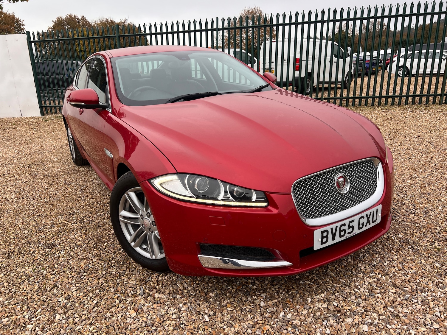 Used Jaguar XF 2015 for sale - 76490917: Photo 2