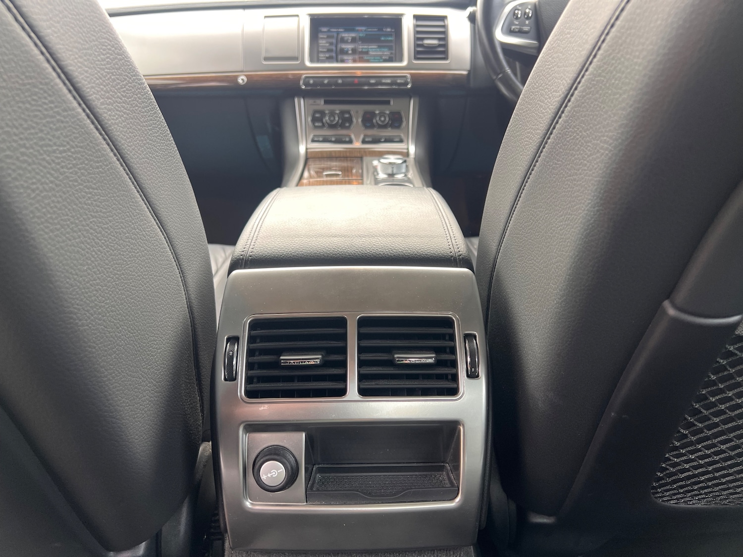 Used Jaguar XF 2015 for sale - 76490917: Photo 28