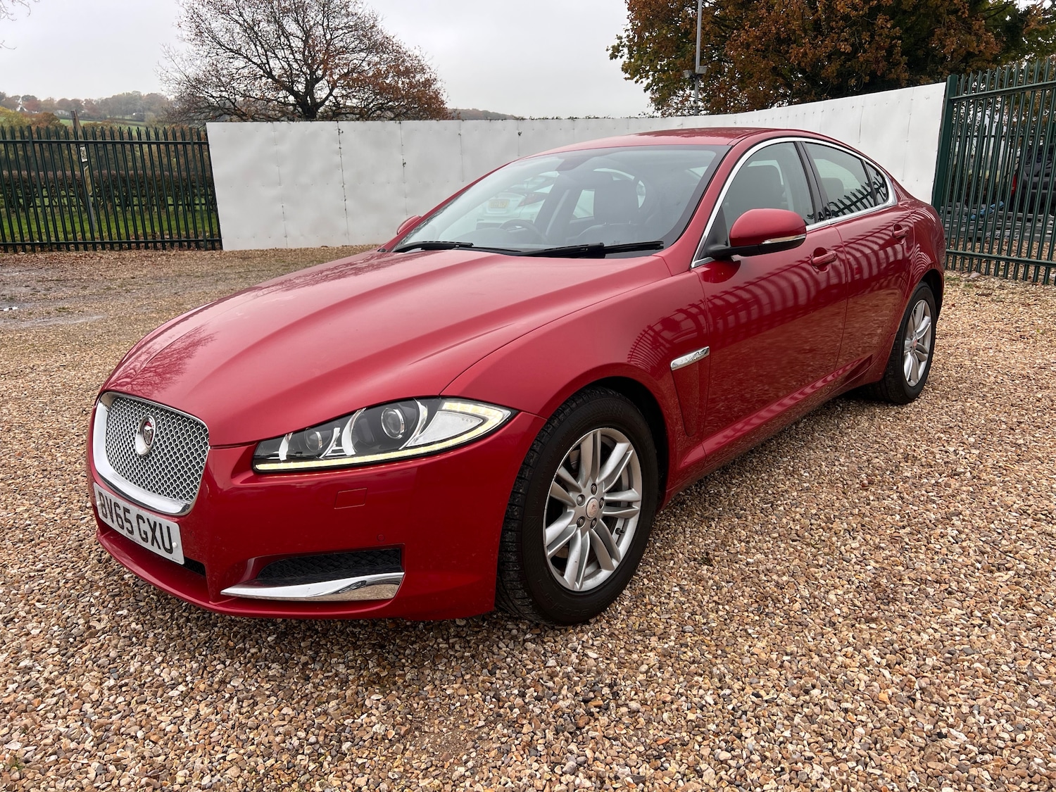Used Jaguar XF 2015 for sale - 76490917: Photo 4