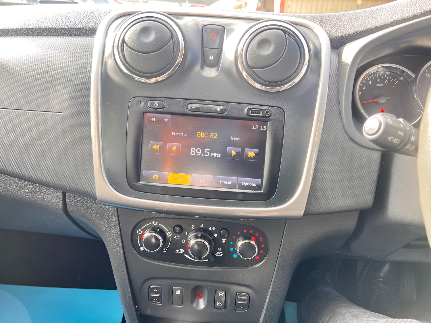 Used Dacia Sandero Stepway 2016 for sale - 77654119: Photo 16