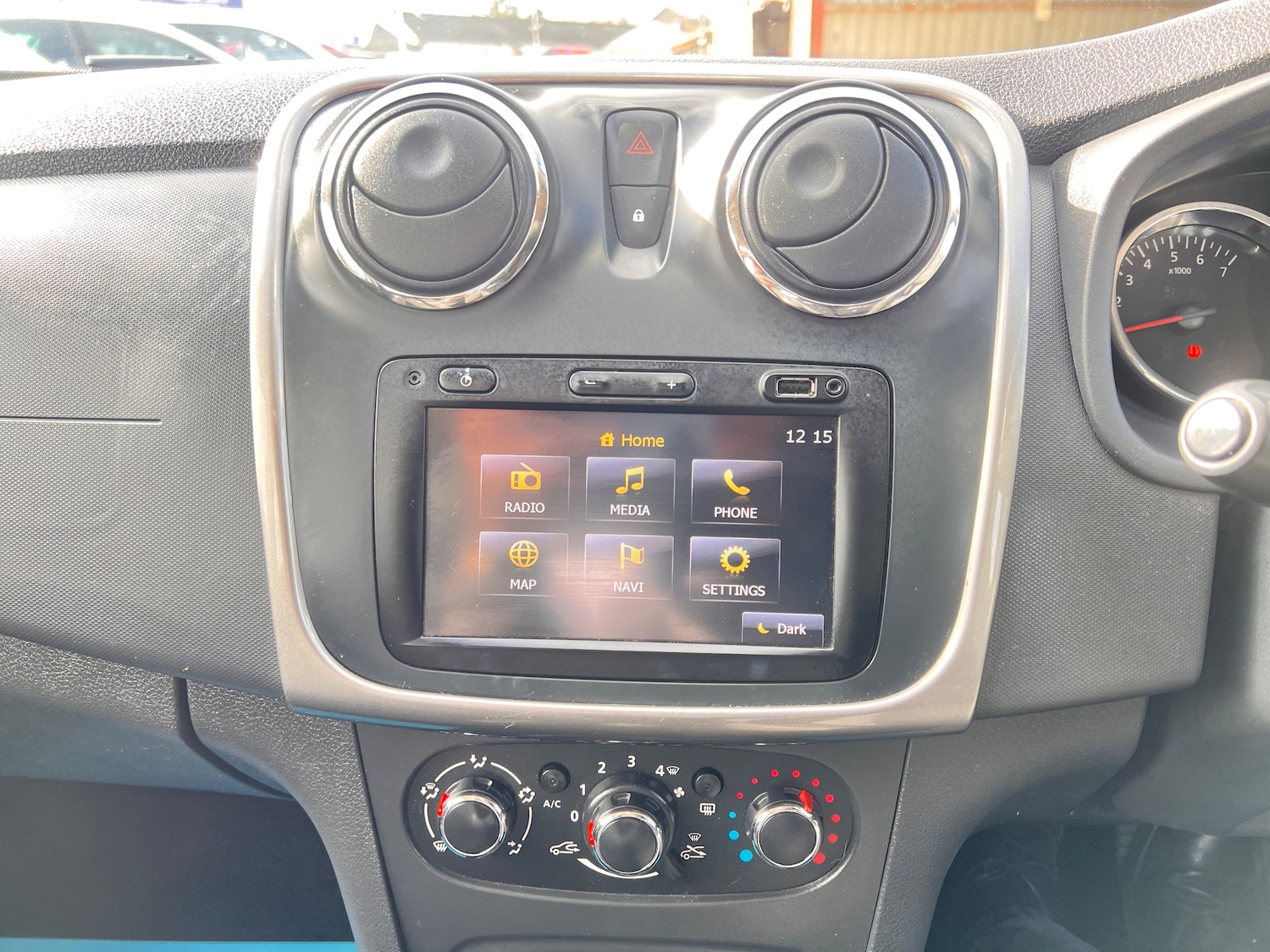 Used Dacia Sandero Stepway 2016 for sale - 77654119: Photo 17