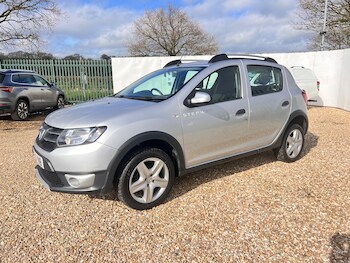 Used Dacia Sandero Stepway 2016 for sale - 77654119: Photo