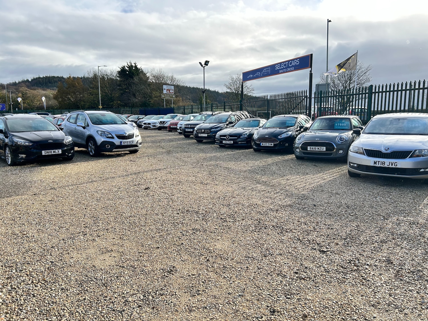 Used Kia Stonic 2019 for sale - 76697869: Photo 2