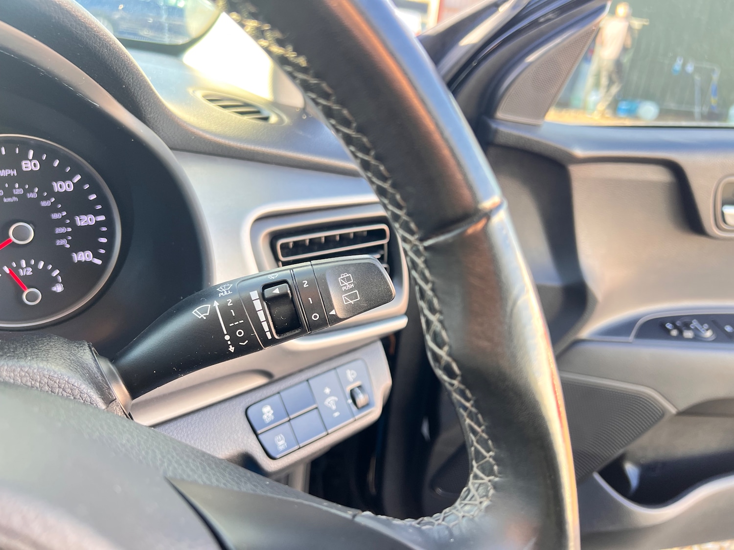 Used Kia Stonic 2019 for sale - 76697869: Photo 20