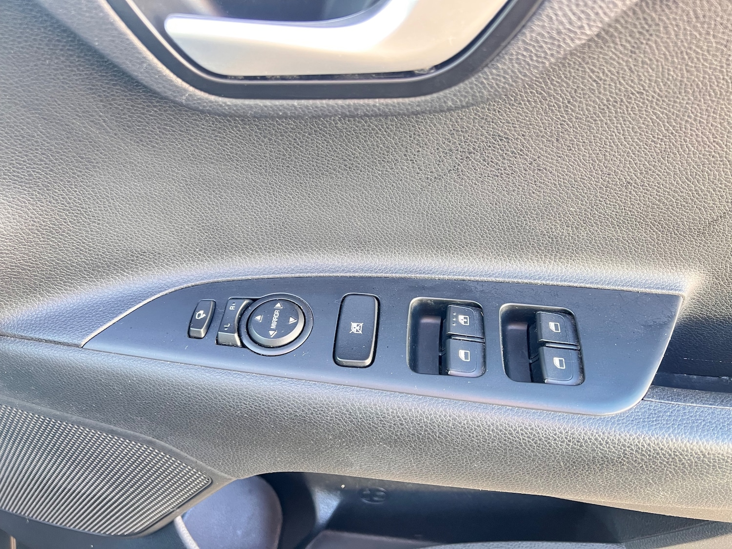 Used Kia Stonic 2019 for sale - 76697869: Photo 22