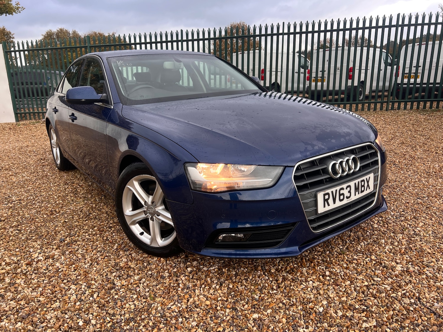 Used Audi A4 2013 for sale - 76429531: Photo 2