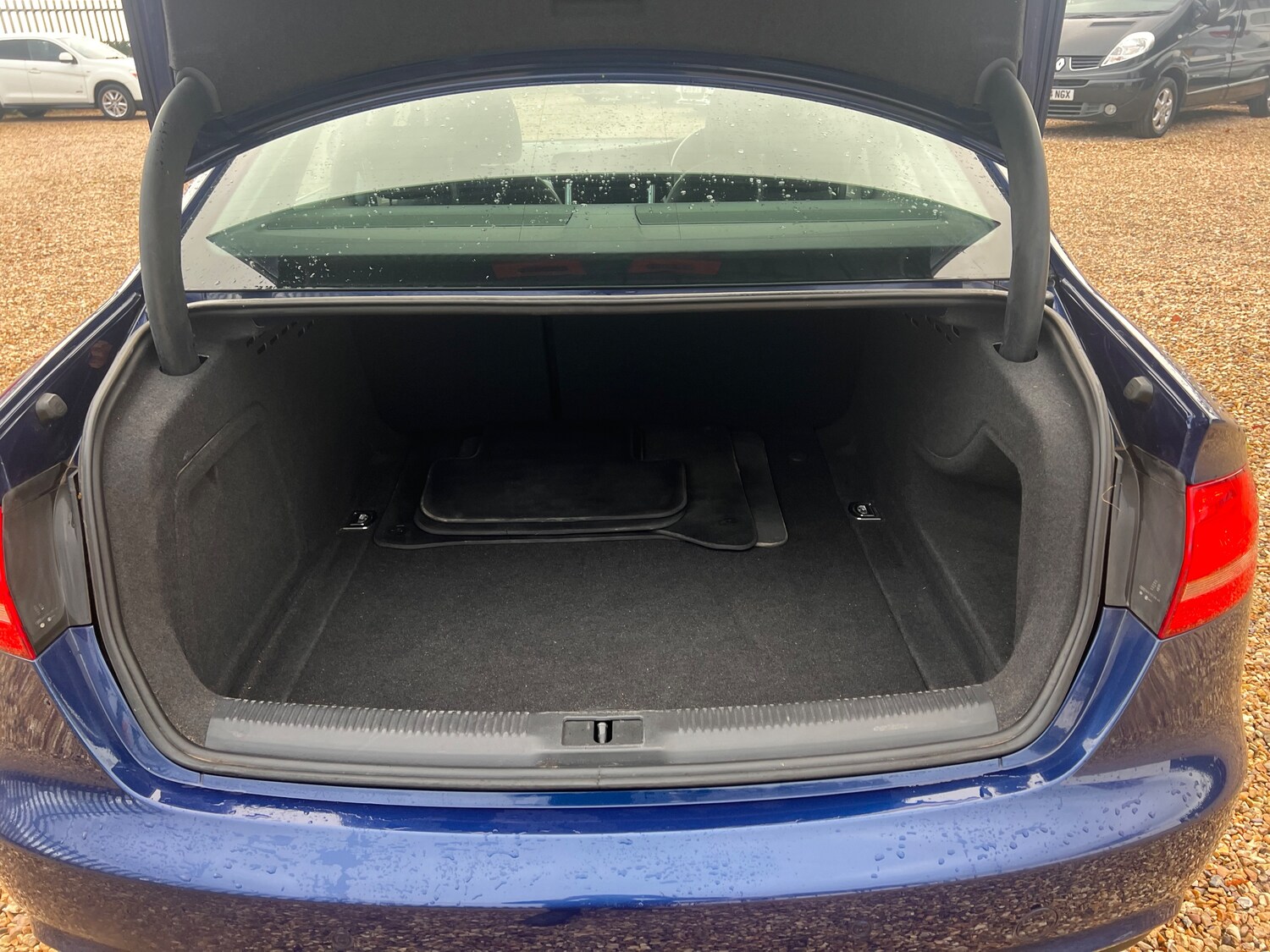 Used Audi A4 2013 for sale - 76429531: Photo 8