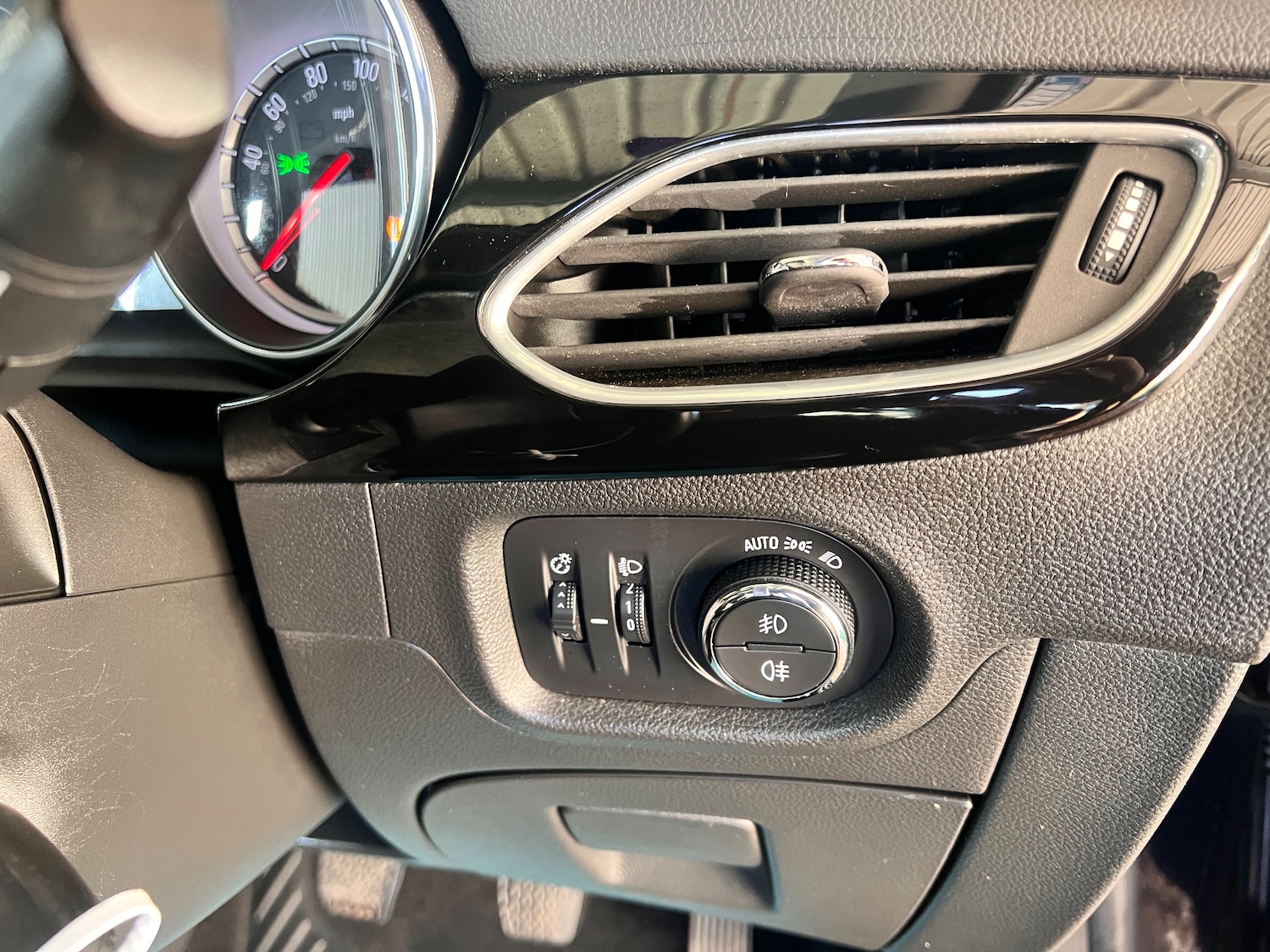 Used Vauxhall Astra 2018 for sale - 77056247: Photo 23