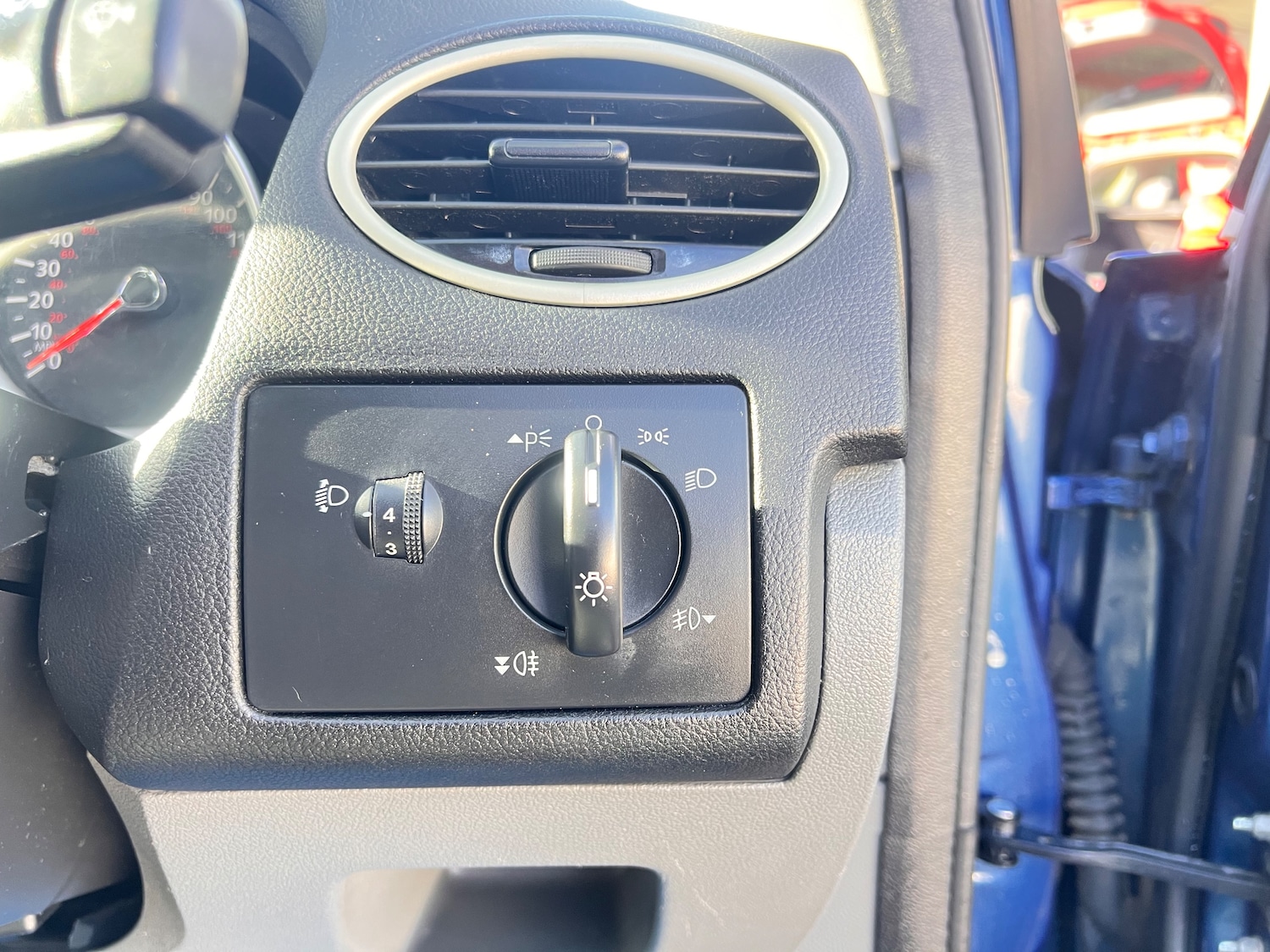 Used Ford Focus 2010 for sale - 77462931: Photo 15