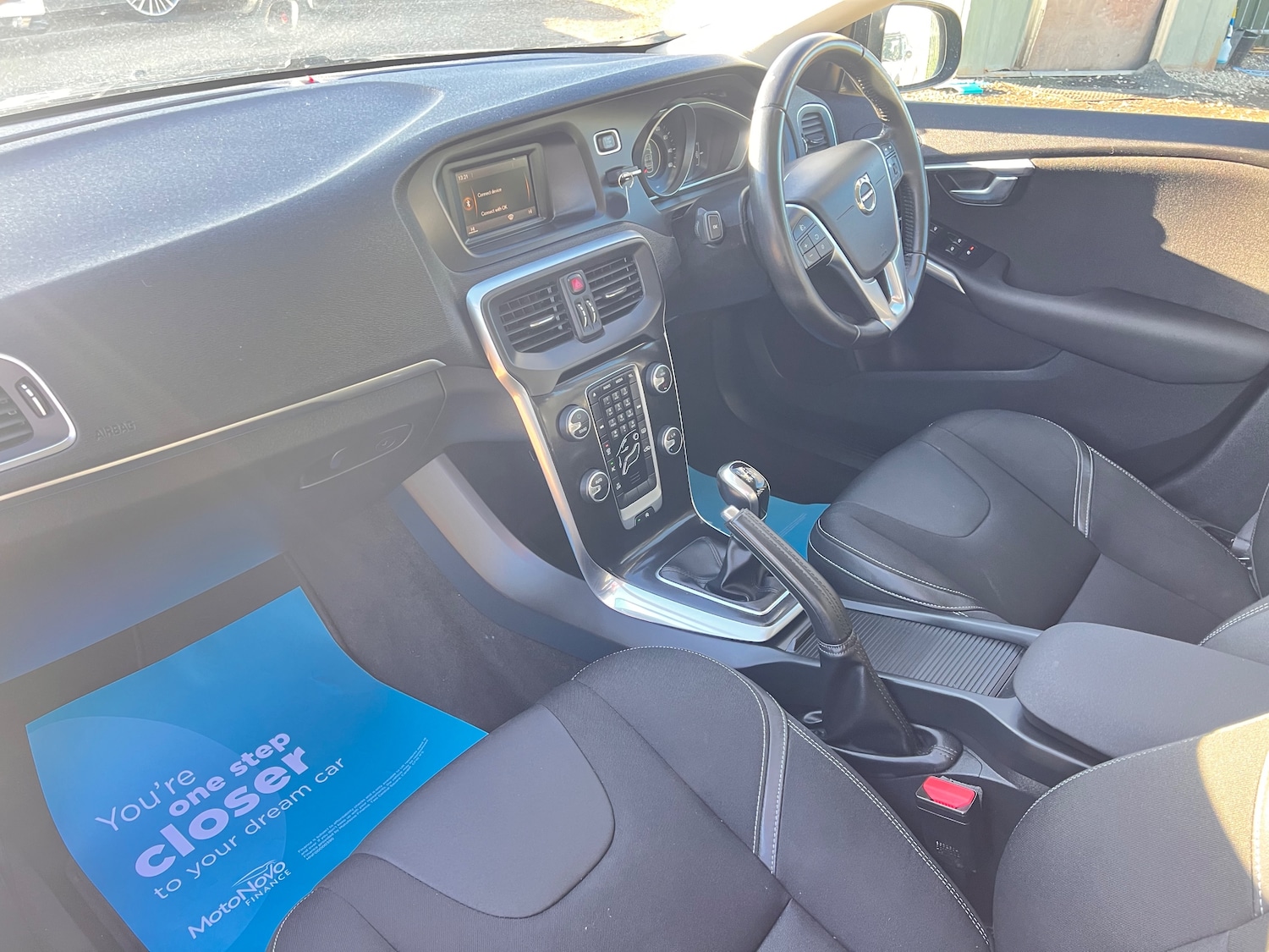 Used Volvo V40 2018 for sale - 77072165: Photo 11