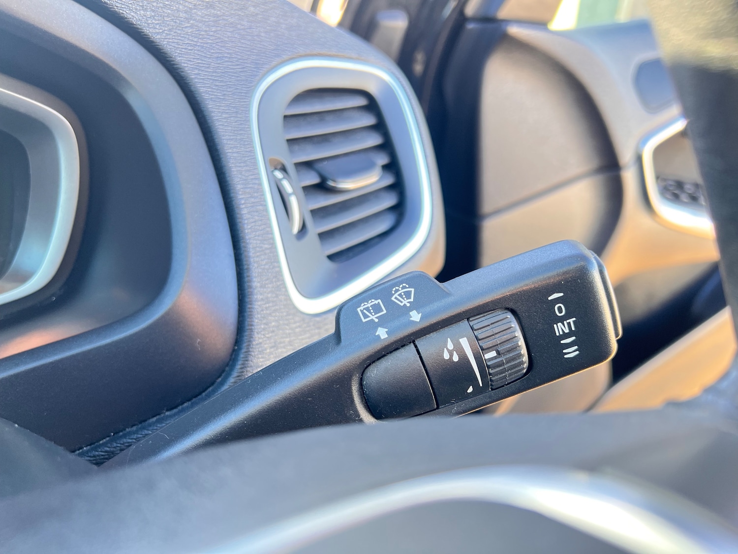 Used Volvo V40 2018 for sale - 77072165: Photo 20