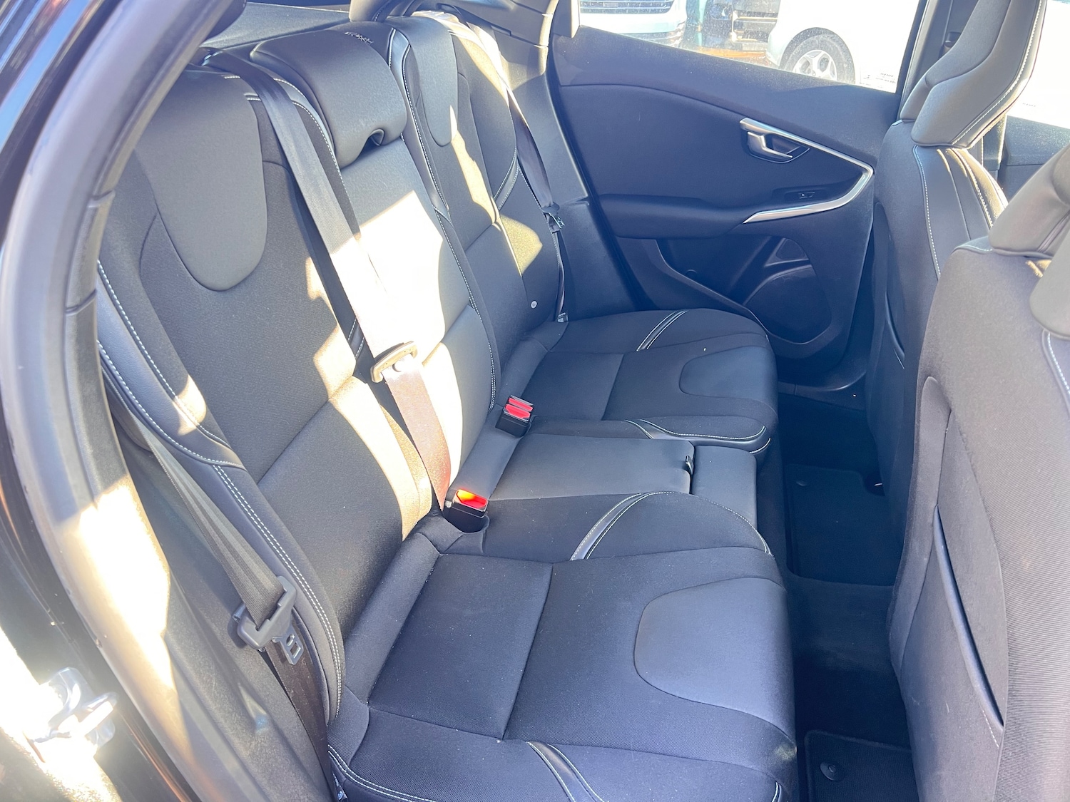 Used Volvo V40 2018 for sale - 77072165: Photo 24