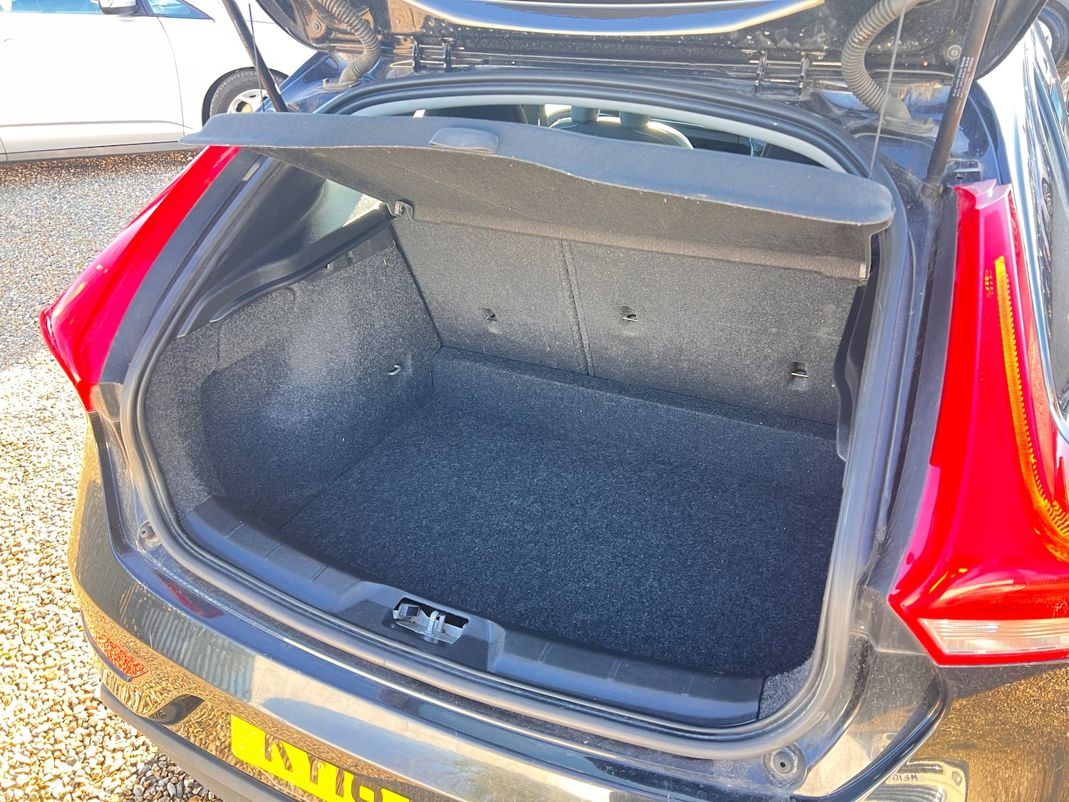 Used Volvo V40 2018 for sale - 77072165: Photo 25