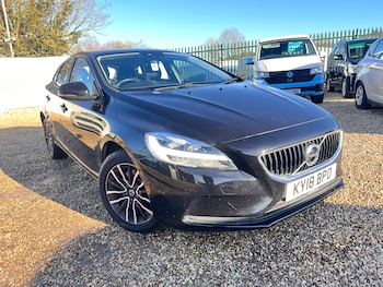 Used Volvo V40 2018 for sale - 77072165: Photo