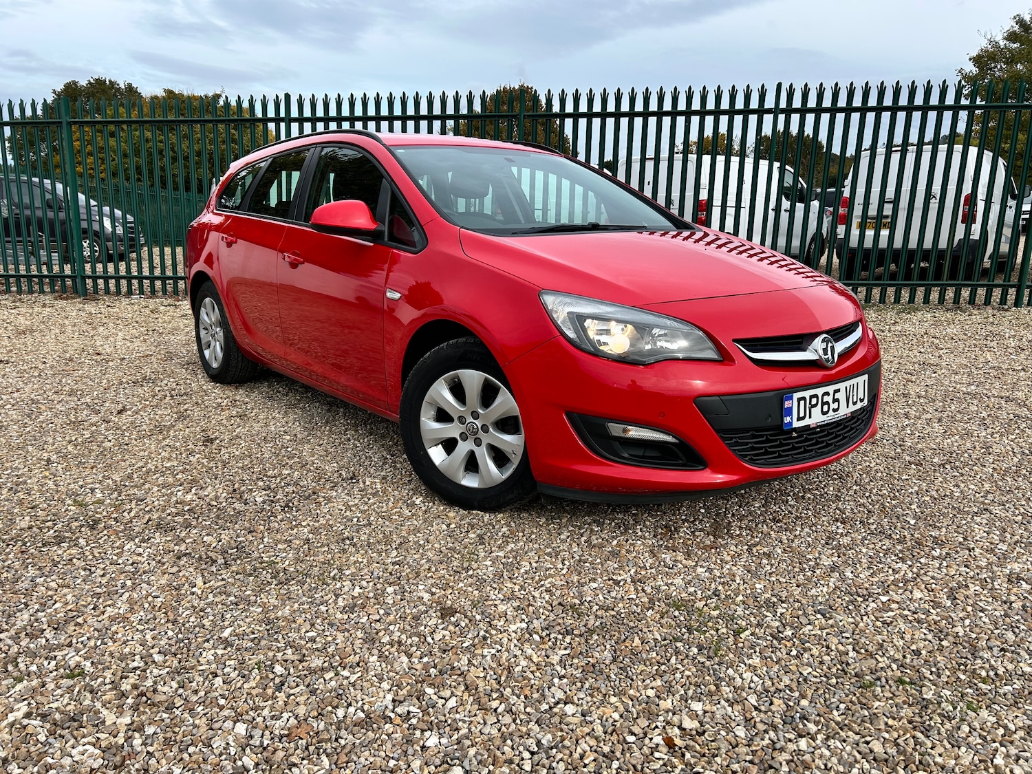 Used Vauxhall Astra 2015 for sale - 76404877: Photo 1