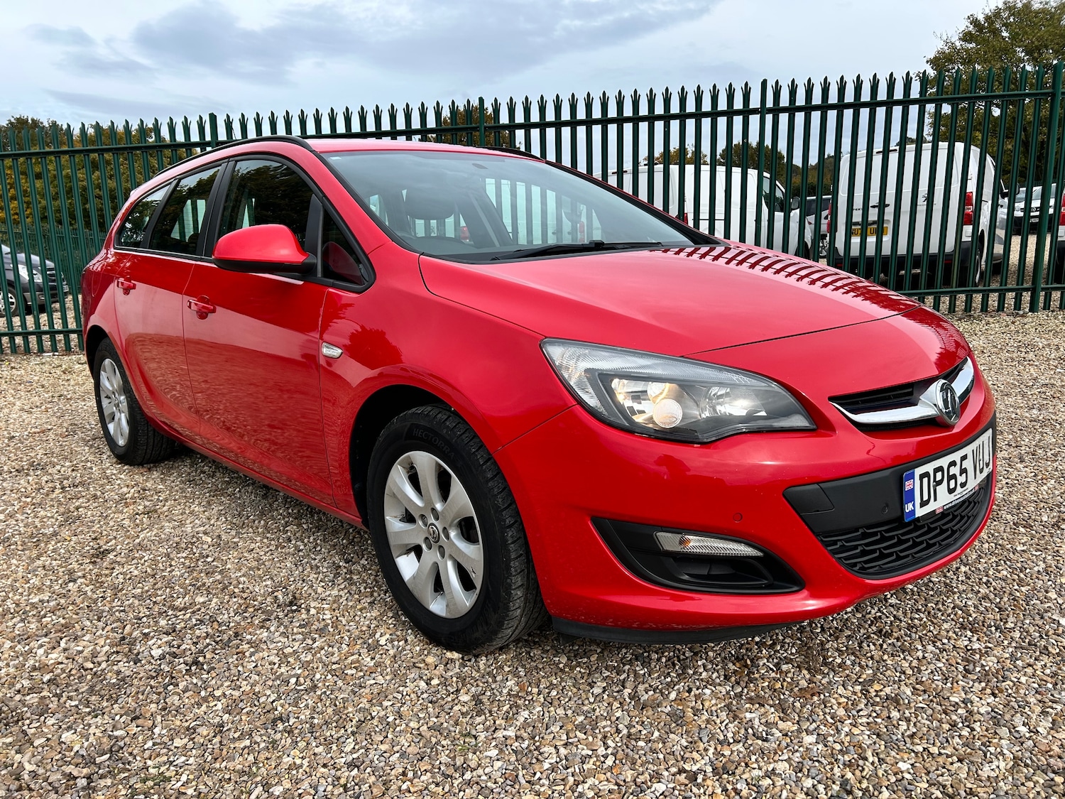 Used Vauxhall Astra 2015 for sale - 76404877: Photo 3