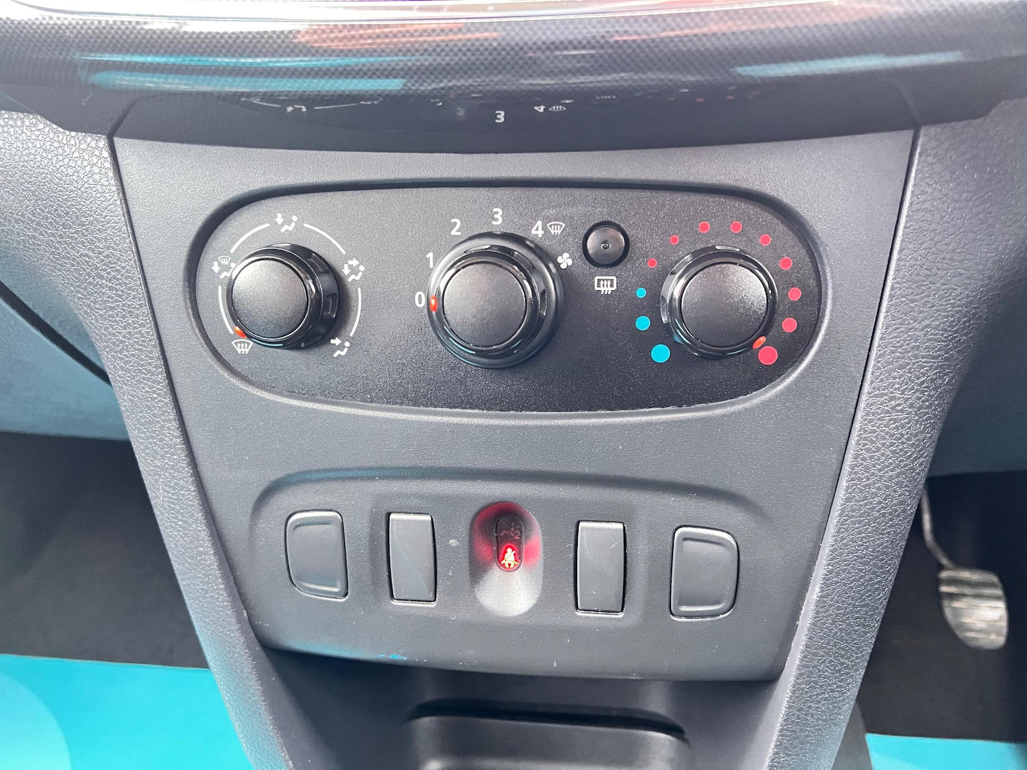 Used Dacia Sandero 2017 for sale - 77341090: Photo 24