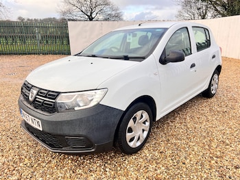 Used Dacia Sandero 2017 for sale - 77341090: Photo
