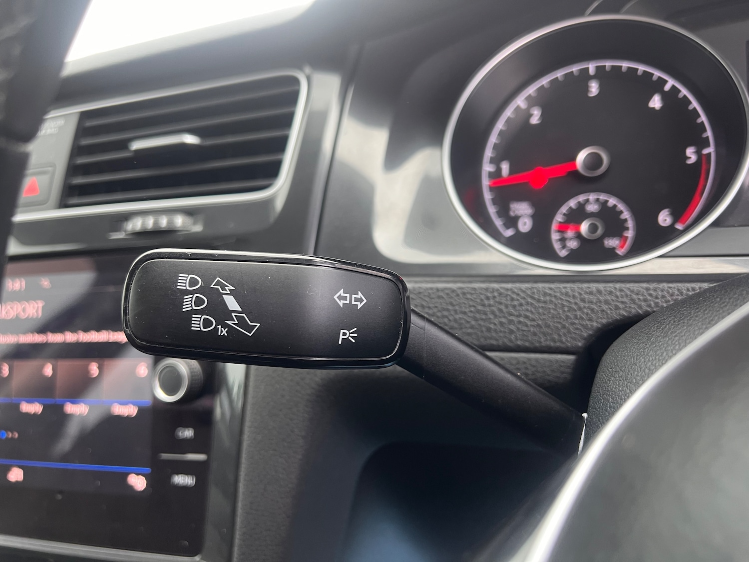 Used Volkswagen Golf 2018 for sale - 76531490: Photo 19