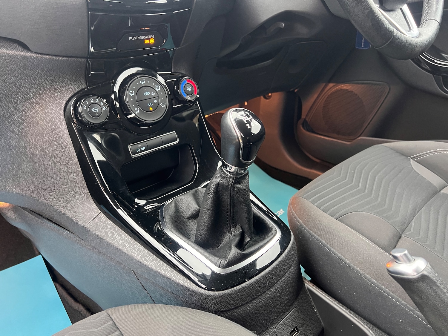 Used Ford Fiesta 2017 for sale - 76477480: Photo 34