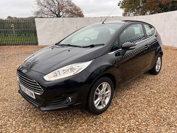 Used Ford Fiesta 2017 for sale - 76477480: Photo
