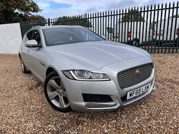 Used Jaguar XF 2018 for sale - 76404861: Photo