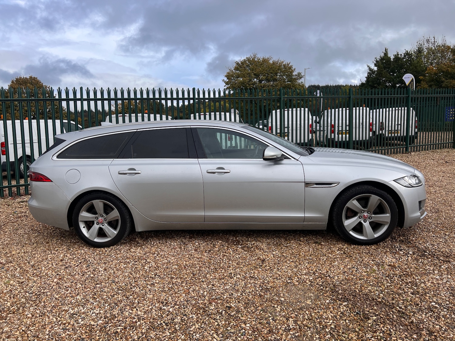 Used Jaguar XF 2018 for sale - 76404861: Photo 9