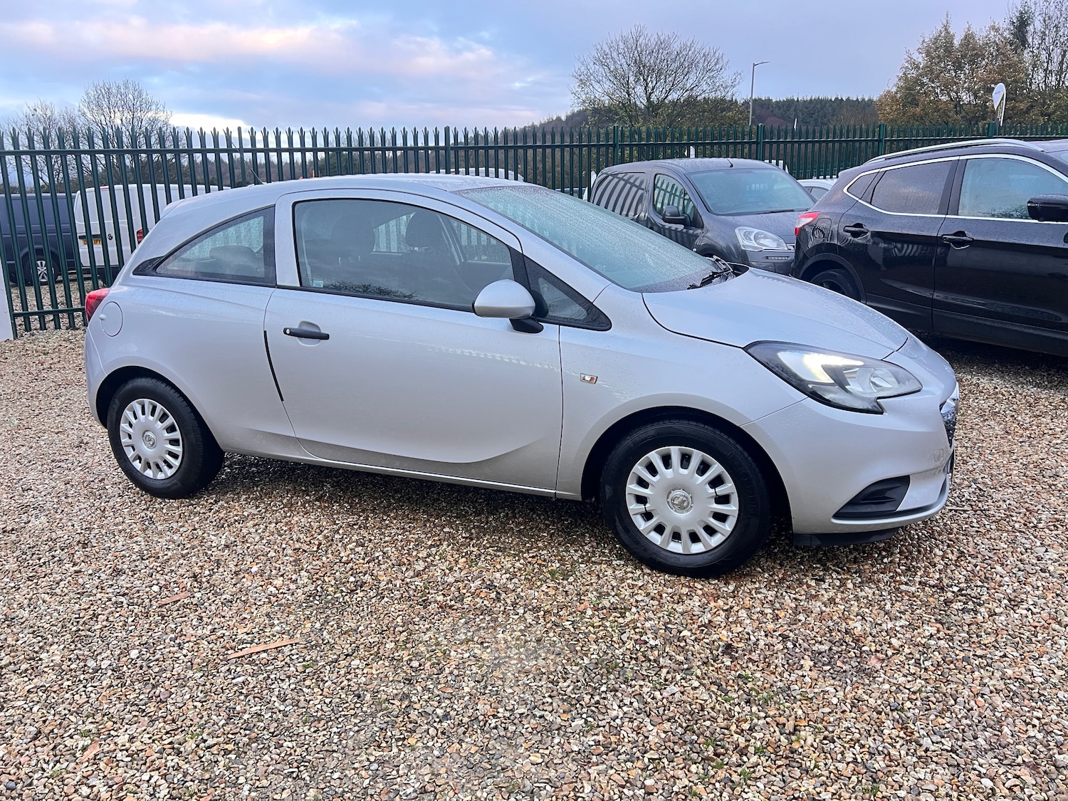 Used Vauxhall Corsa 2015 for sale - 76616890: Photo 9